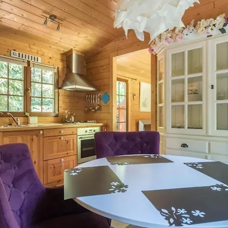 Fantastisch Met Veel Ruimte En Fijne Tuin *