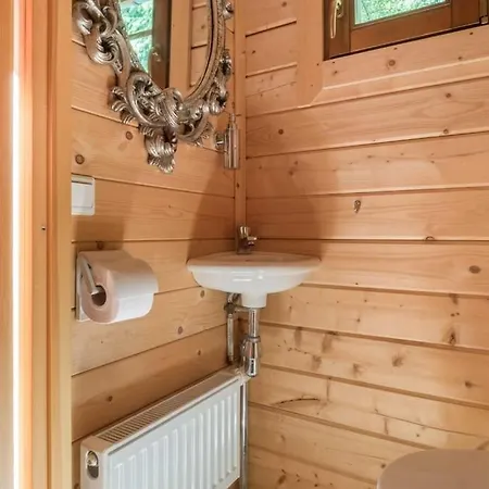 בית נופש Fantastisch Met Veel Ruimte En Fijne Tuin אפ