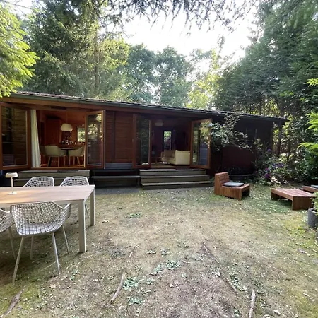 Fantastisch Met Veel Ruimte En Fijne Tuin 펜션 에페