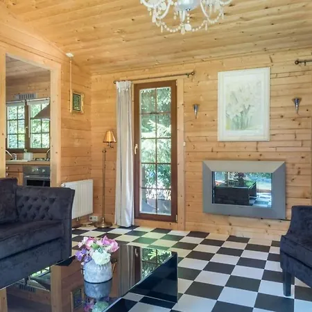 Fantastisch Met Veel Ruimte En Fijne Tuin * 伊皮